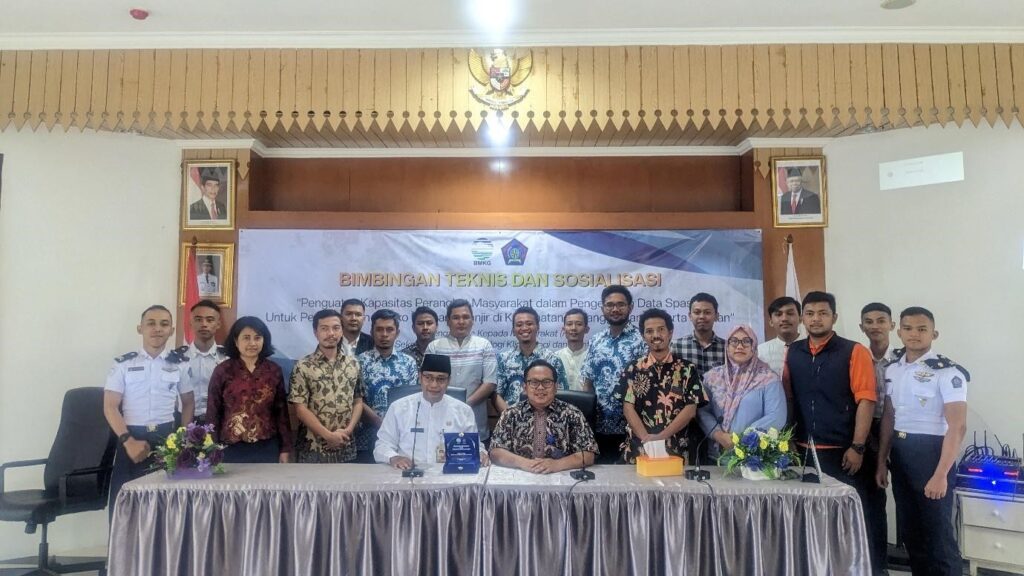 SINERGI BERSAMA TIM 5 PKM STMKG DAN KECAMATAN PESANGGRAHAN: PENINGKATAN KEMAMPUAN PENGOLAHAN DATA SPASIAL DALAM PENGURANGAN RISIKO BENCANA HYDRO-METEOROLOGY