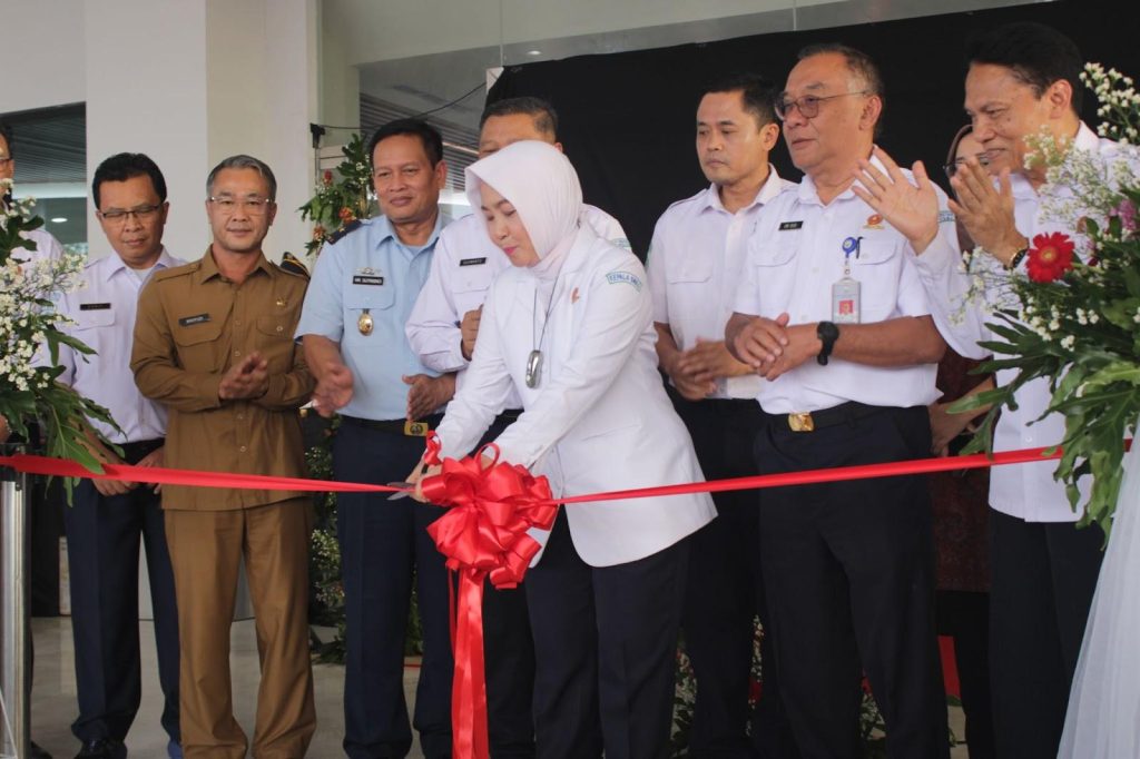 MOMEN BERSEJARAH: STMKG RESMIKAN GEDUNG PENDIDIKAN DAN LABORATORIUM MKGI