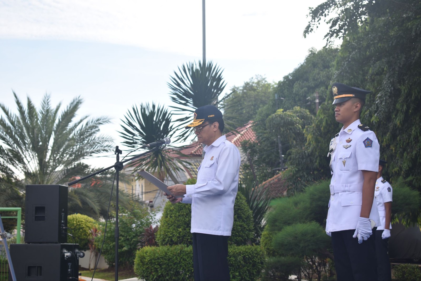 STMKG GELAR UPACARA PEMBUKAAN SEMESTER GENAP : MEMBUKA LEMBARAN BARU PENUH SEMANGAT DAN HARAPAN