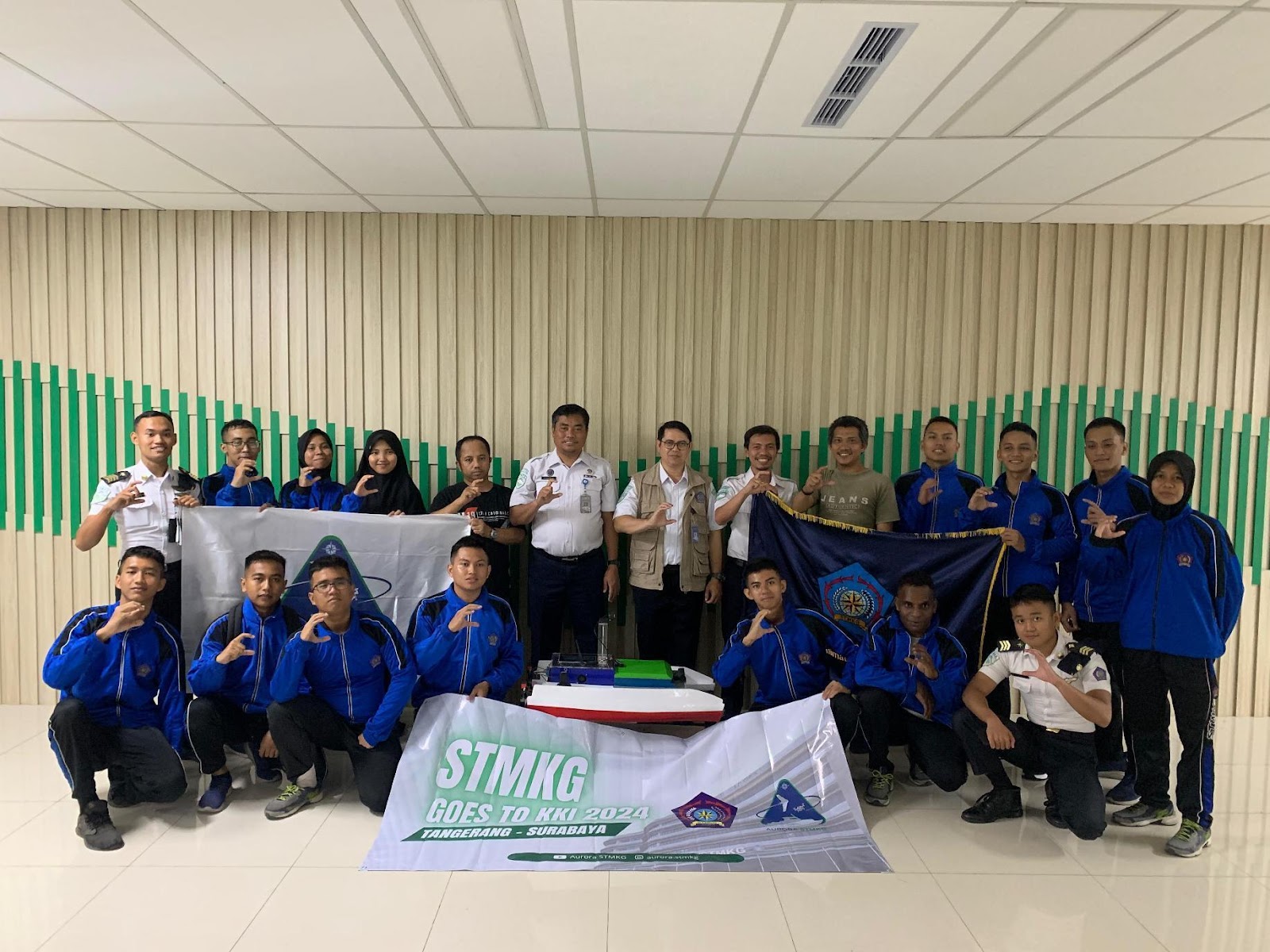 STMKG LEPAS KONTINGEN KKI 2024, TIM AURORA SIAP BERKOMPETISI DI TINGKAT NASIONAL