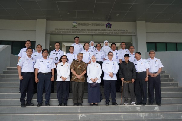 GANDENG WAMENDIKTISAINTEK STMKG GELAR WORKSHOP TRANSFORMASI MENUJU INDONESIA EMAS